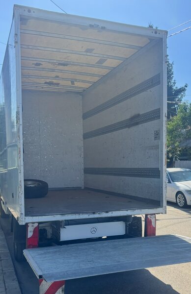 Sprinter cub de 8 europaleti cu lift de 750 kg
